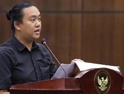 Komnas HAM Jenguk Andrie Yunus di RSCM dari Balik Jendela